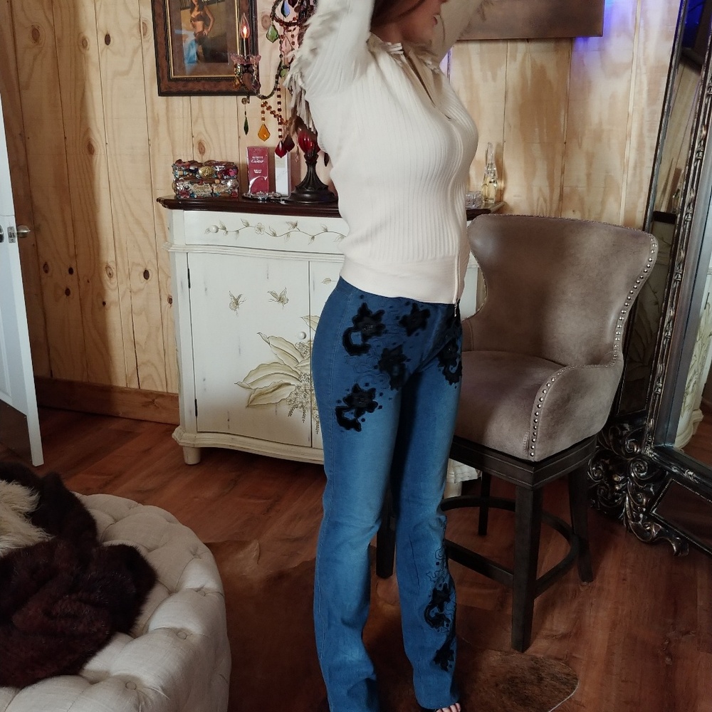 Cache Jeans - Picture 2 of 6
